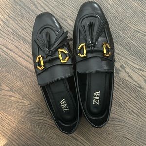 NWOT black Zara tassel loafers size 8